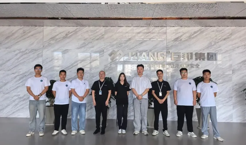 Faculty and Students from Hebei University Visit Jubang Group for Academic Exchange