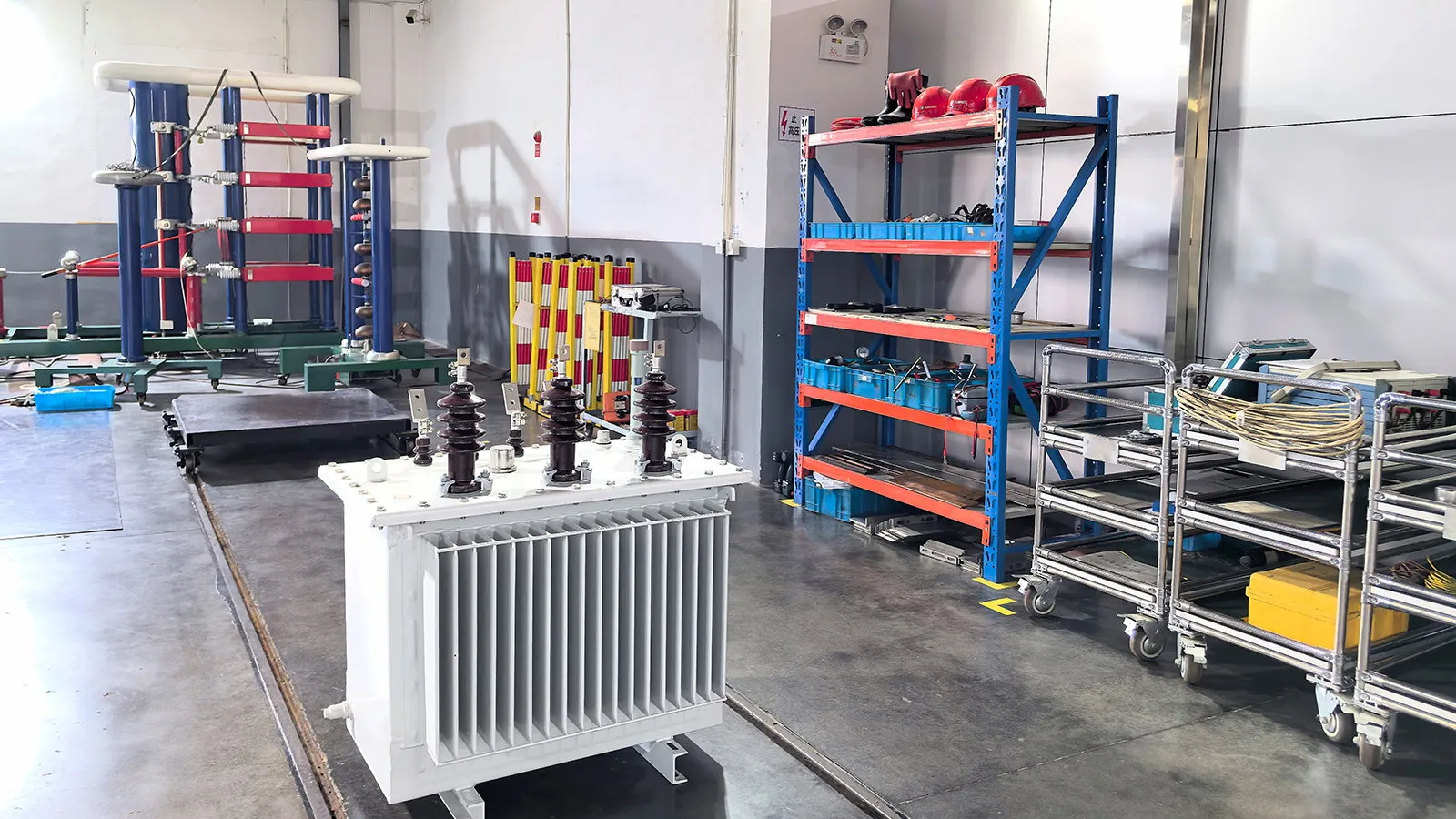 Lightning impact test device